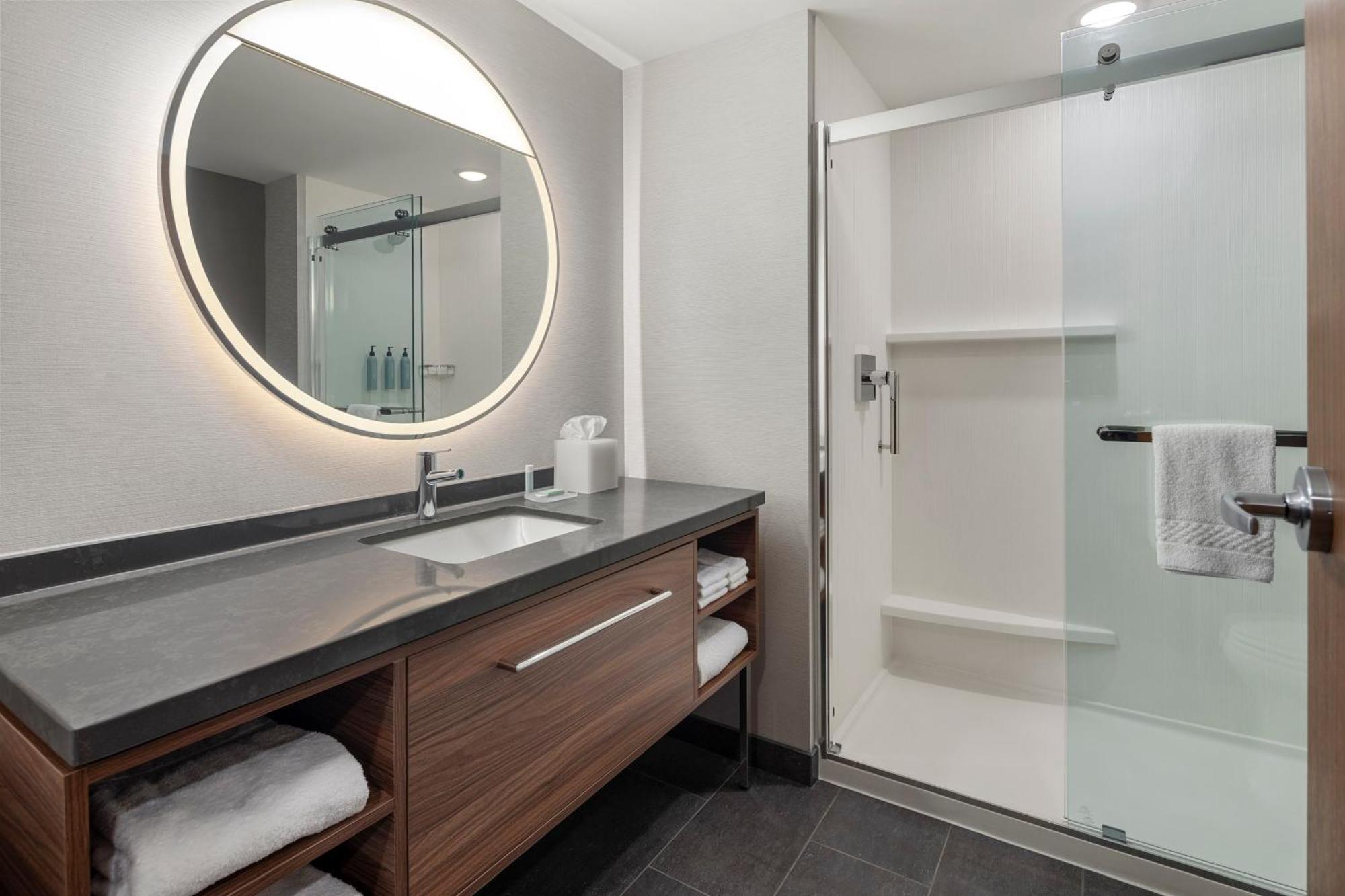 Courtyard By Marriott Bettendorf Exteriör bild