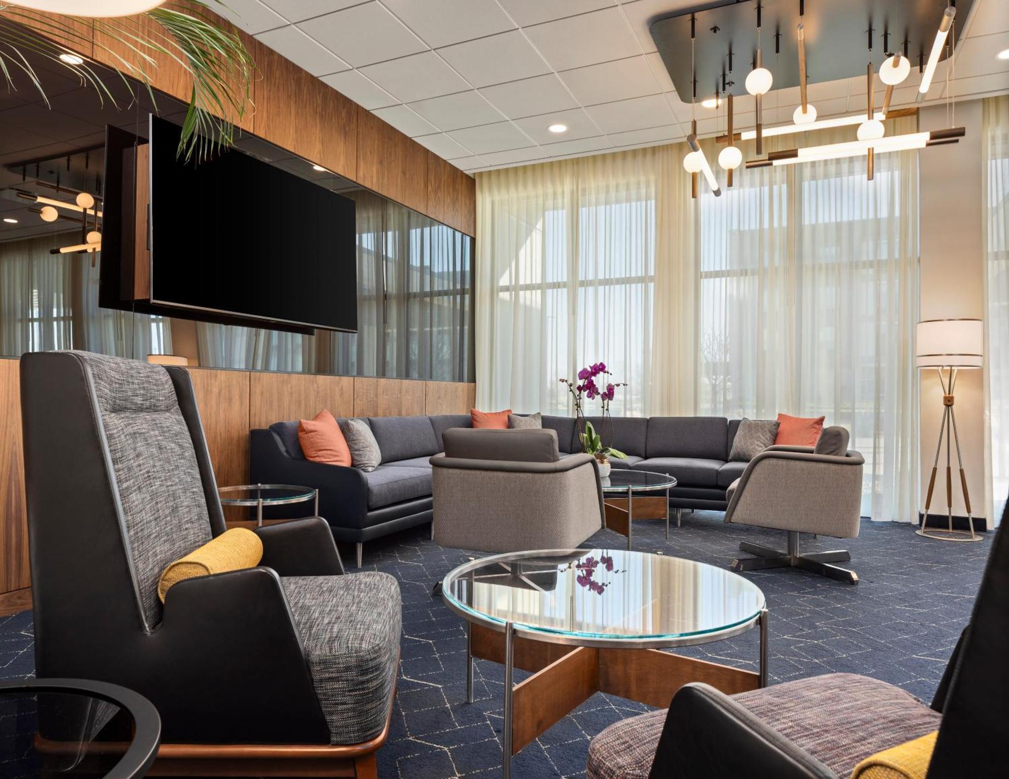 Courtyard By Marriott Bettendorf Exteriör bild