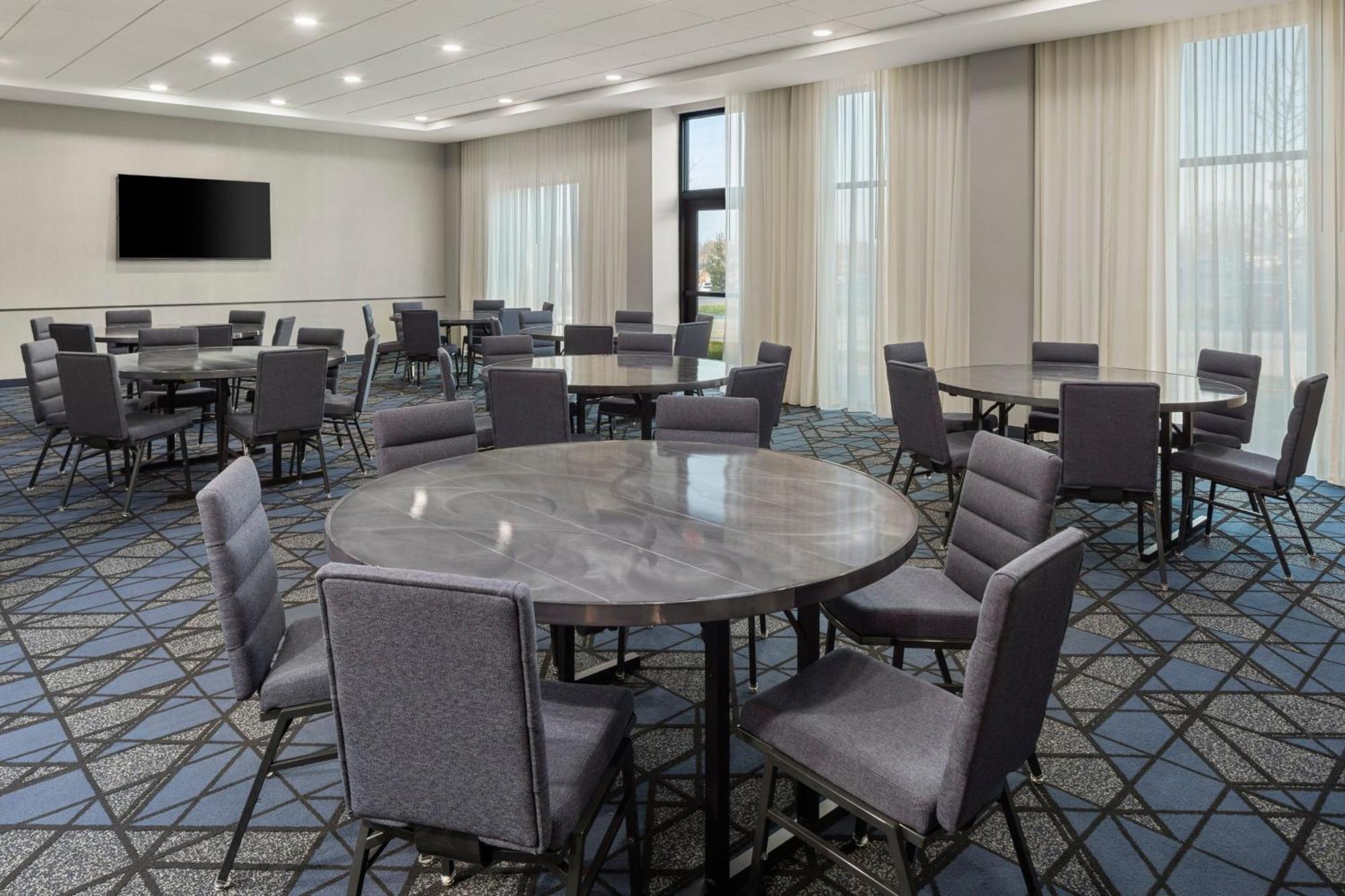 Courtyard By Marriott Bettendorf Exteriör bild